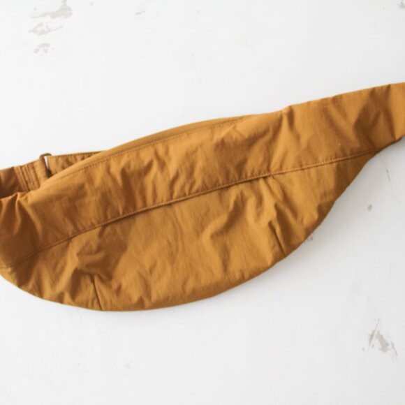 Uniqlo Crossbody Bag in 49 Mustard Color - sold out design - Picture 2 of 5